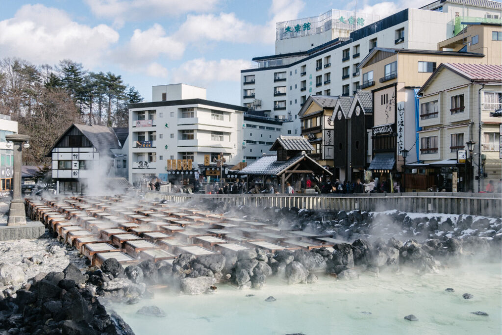 秋の社内イベント_温泉_社員旅行